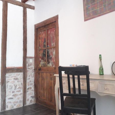 Chambre Double Vallon-en-Sully Exterior photo